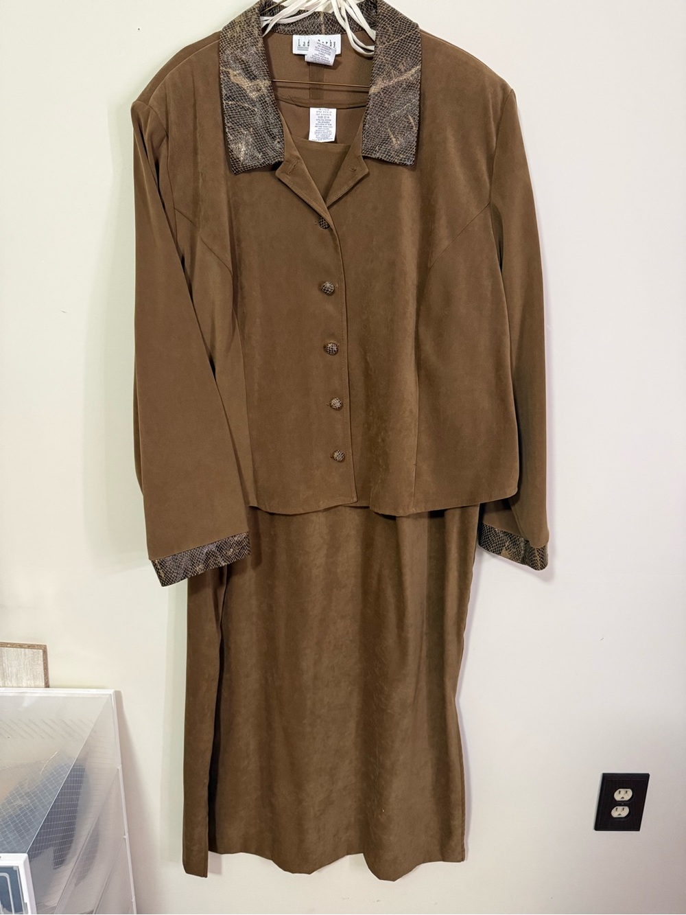 Women’s Brown Midi Dress with Snake-Trim Collar